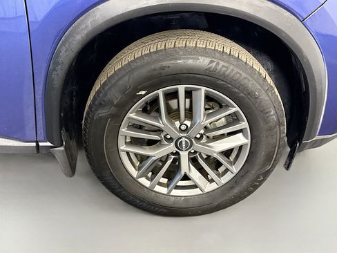 Used 2023 Nissan Rogue S image 32