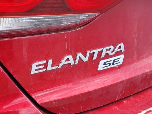 Used 2017 Hyundai Elantra SE FWD image 20