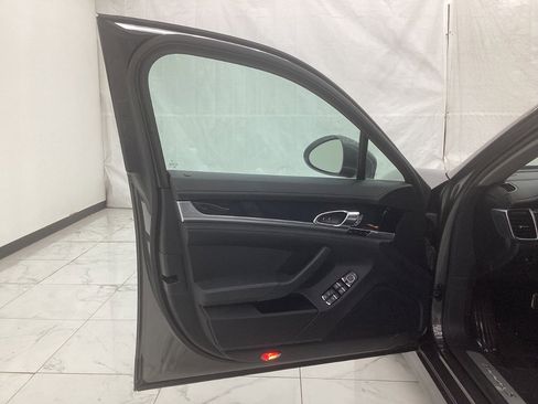 Used 2013 Porsche Panamera S image 17