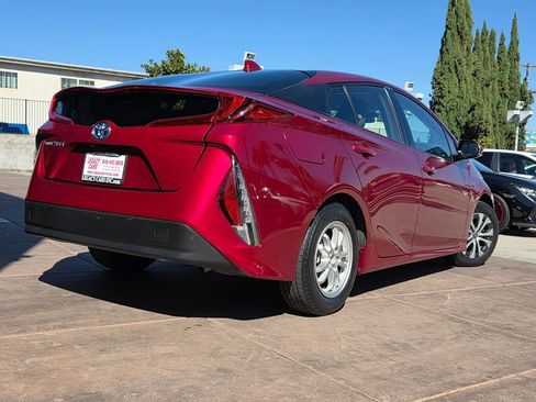 Used 2020 Toyota Prius Prime LE image 9