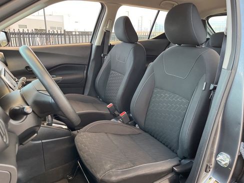 Used 2021 Nissan Kicks S image 24