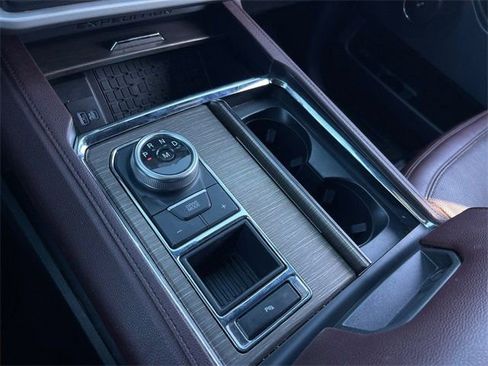 Used 2023 Ford Expedition Max Limited image 18