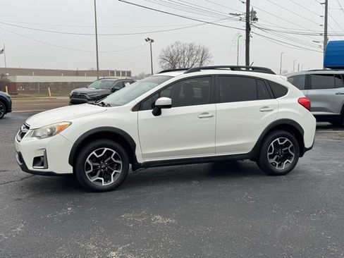 Used 2016 Subaru Crosstrek 2.0i Premium w/ Moonroof Package image 3
