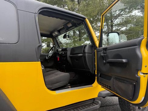 Used 2004 Jeep Wrangler 4WD image 85