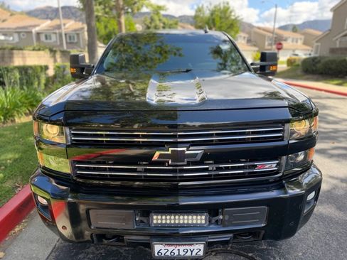 Used 2016 Chevrolet Silverado 2500 LT w/ Midnight Edition AWD/4WD image 8