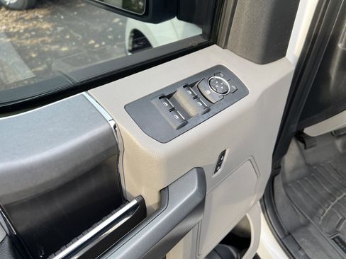 Used 2015 Ford F150 XLT w/ Equipment Group 302A Luxury image 15