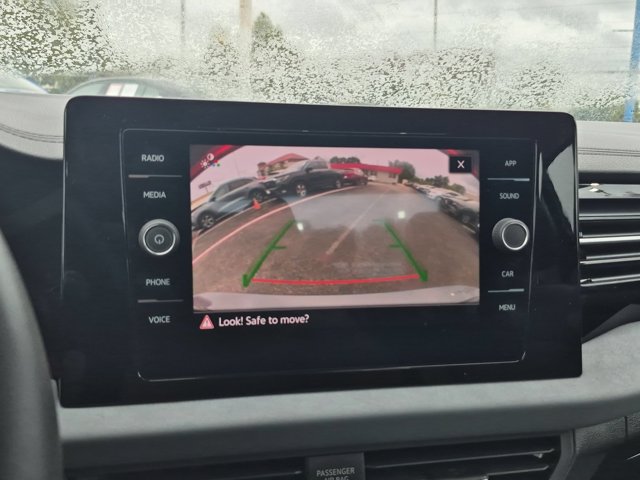 Used 2026 Volkswagen Jetta SE FWD image 16