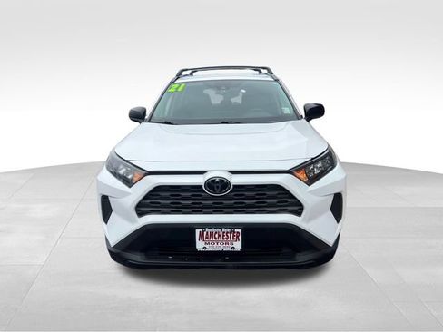 Used 2021 Toyota RAV4 LE image 2