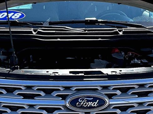 Used 2018 Ford Explorer Limited w/ Equipment Group 301A AWD/4WD image 31