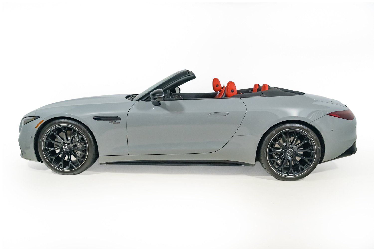 Used 2025 Mercedes-Benz SL 43 AMG w/ Driver Assistance Package image 15