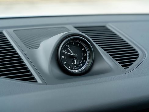 Certified 2025 Porsche Macan image 25