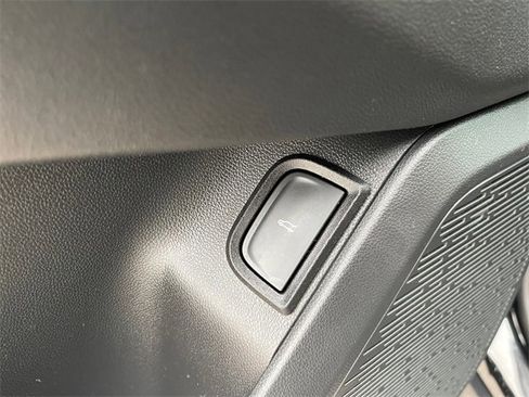 Used 2026 Chevrolet Equinox ACTIV w/ Convenience Package III image 31