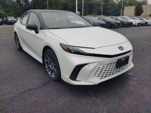 New 2026 Toyota Camry Hybrid AWD/4WD image 1