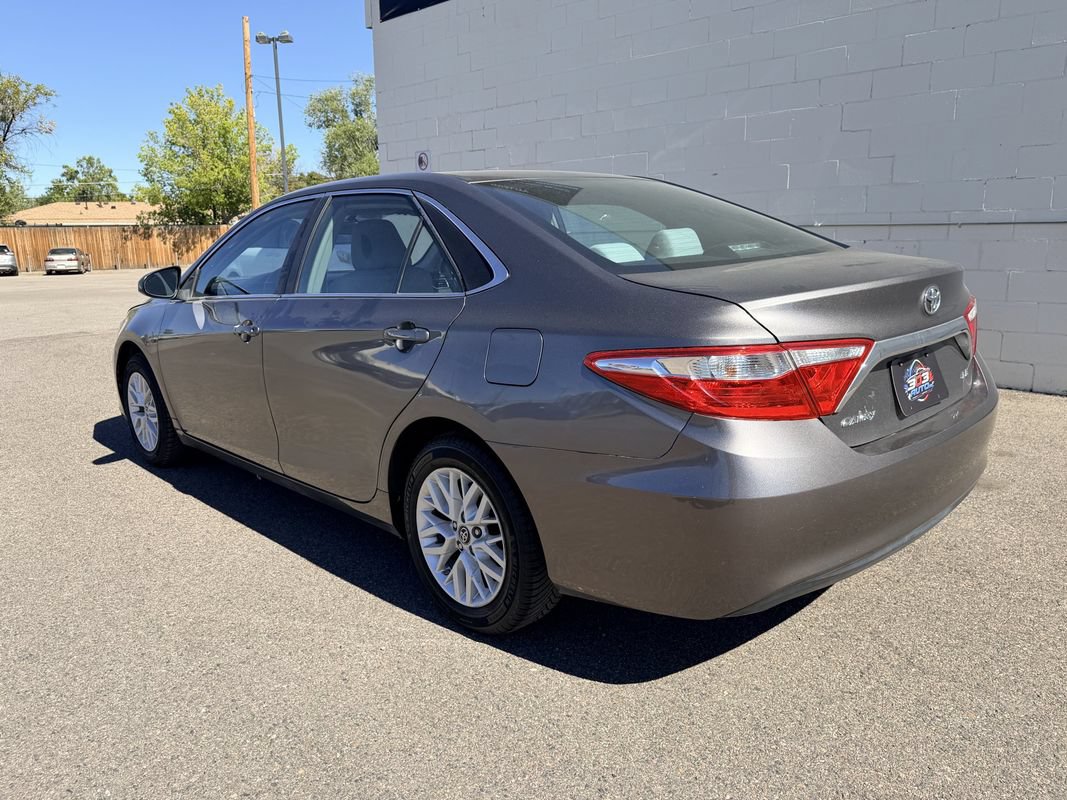 Used 2016 Toyota Camry LE FWD image 7