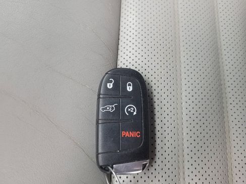 Used 2018 Jeep Grand Cherokee Limited AWD/4WD image 32