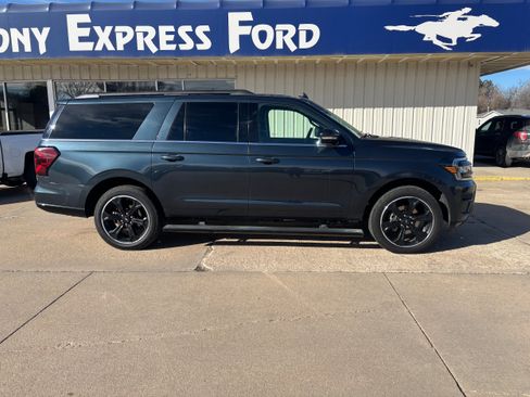 Used 2024 Ford Expedition Max Limited image 2