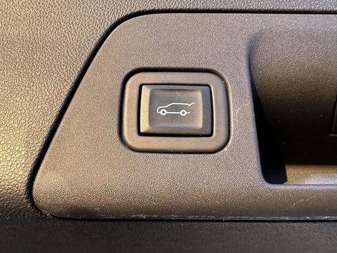 Used 2023 Buick Envision Essence w/ Sport Touring Package image 22