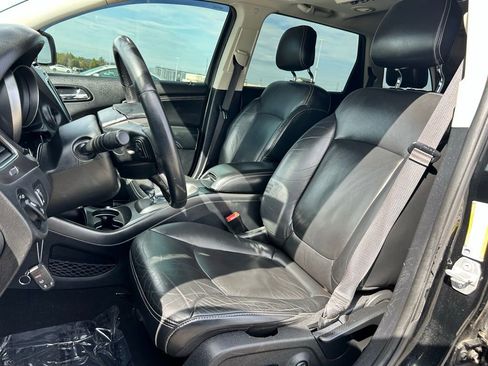 Used 2015 Dodge Journey Crossroad w/ Flexible Seating Group image 12