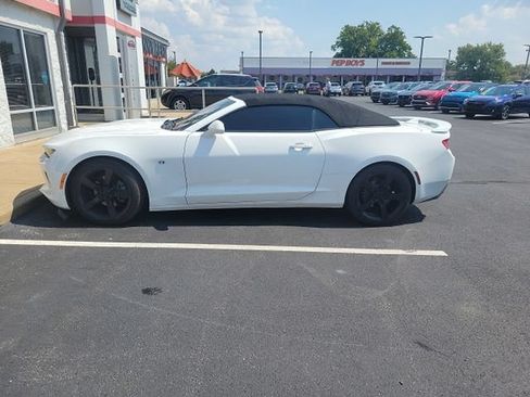 Used 2016 Chevrolet Camaro LT RWD image 4