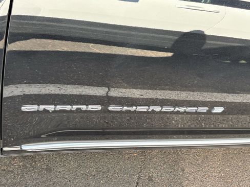 Used 2021 Jeep Grand Cherokee L Summit w/ Luxury Tech Group V image 7