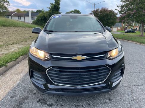 Used 2020 Chevrolet Trax LS w/ Tint and Cruise Package image 9