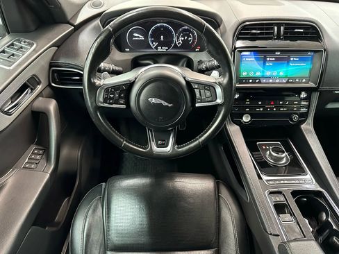 Used 2018 Jaguar F-PACE S image 20