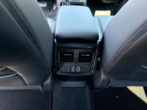 Used 2026 Subaru Forester Limited AWD/4WD image 17