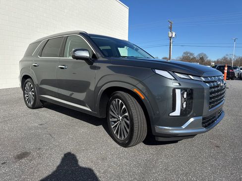 Used 2025 Hyundai Palisade Calligraphy image 3