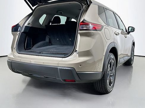 Used 2025 Nissan Rogue SV AWD/4WD image 25