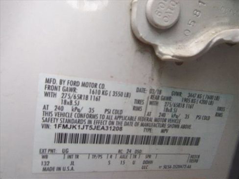 Used 2018 Ford Expedition Max XLT image 15