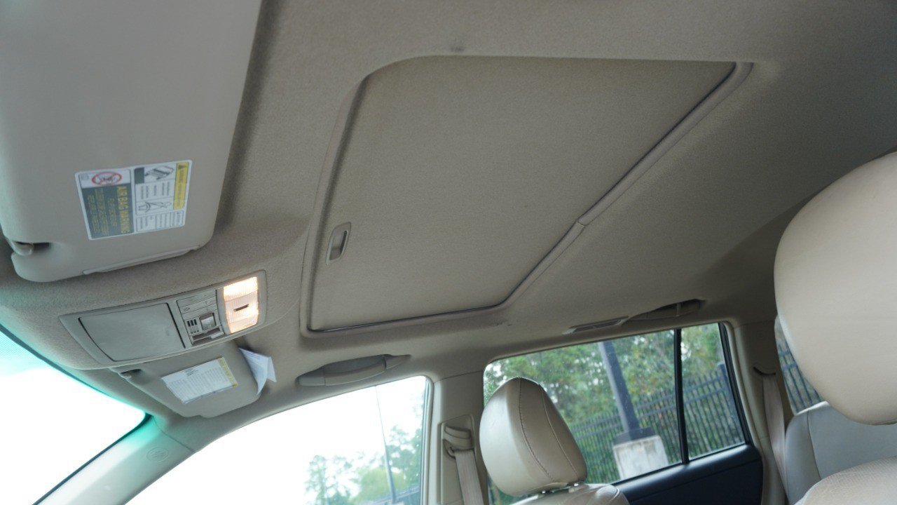 Used 2011 Toyota Highlander Limited w/ Tow Pkg FWD image 16