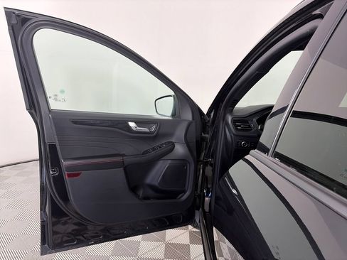 Used 2025 Ford Escape ST-Line Select AWD/4WD image 10