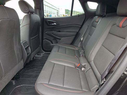 Certified 2026 Chevrolet Trax RS w/ Sunroof Package FWD image 10