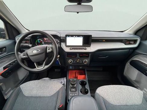 Certified 2024 Ford Maverick XLT image 9