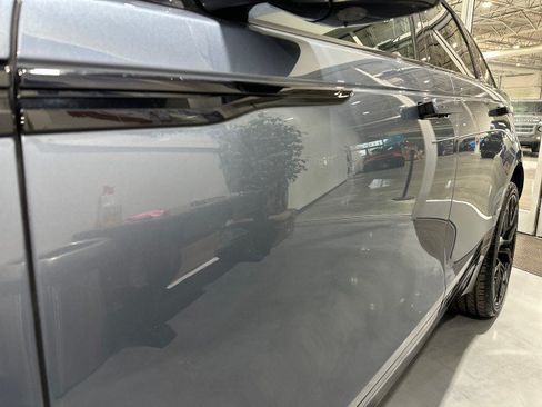 Used 2019 Land Rover Range Rover Velar R-Dynamic SE AWD/4WD image 18