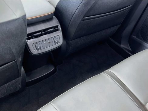 Used 2024 Nissan Ariya AWD image 25