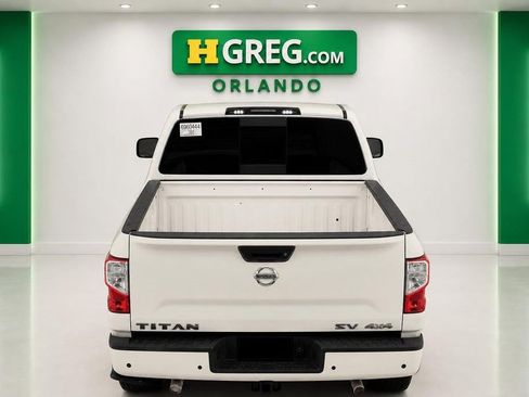 Used 2021 Nissan Titan SV w/ SV Convenience Package AWD/4WD image 8
