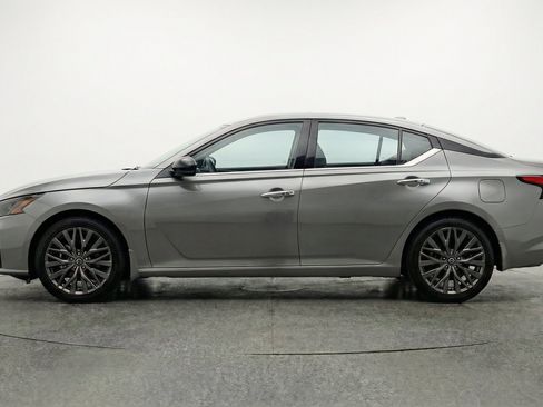 Used 2025 Nissan Altima 2.5 SV FWD image 5