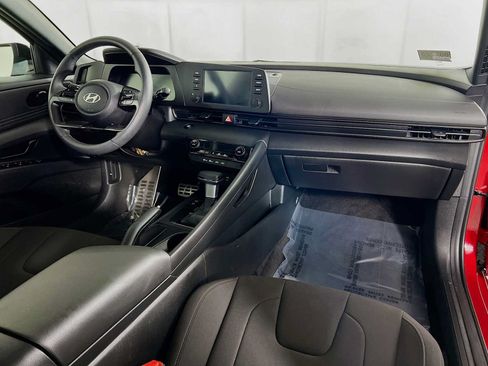 Certified 2025 Hyundai Elantra Sport FWD image 21