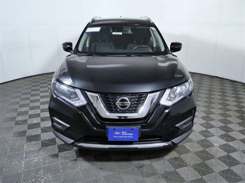 Used 2019 Nissan Rogue SV image 3