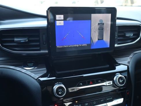 Used 2022 Ford Explorer Limited image 22