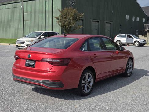 Used 2024 Volkswagen Jetta SE FWD image 7