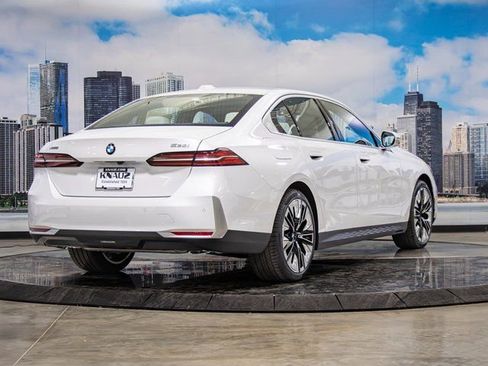 Used 2026 BMW 530i xDrive 530i xDrive w/ Premium Package image 8