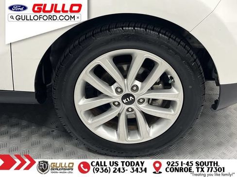 Used 2017 Kia Soul + FWD image 30