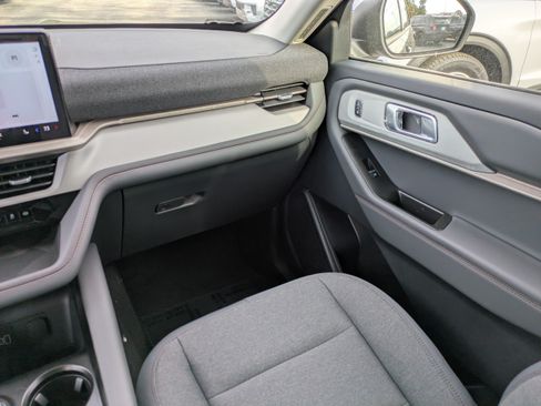 New 2026 Ford Explorer Active RWD image 16