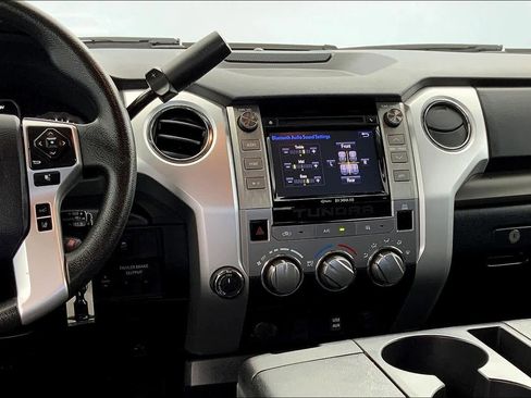Used 2019 Toyota Tundra SR5 AWD/4WD image 7