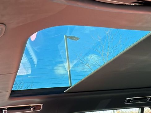 New 2025 Land Rover Range Rover SV image 24