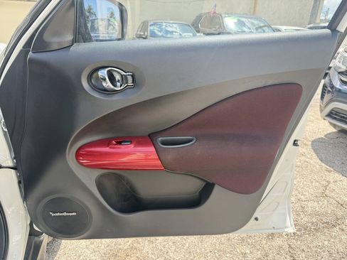 Used 2015 Nissan Juke SL FWD image 27