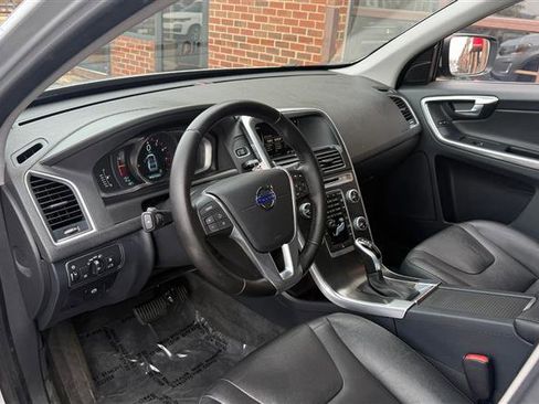 Used 2016 Volvo XC60 T5 Premier image 36