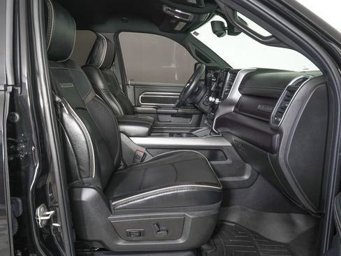 Used 2024 RAM 2500 Laramie w/ Night Edition AWD/4WD image 8